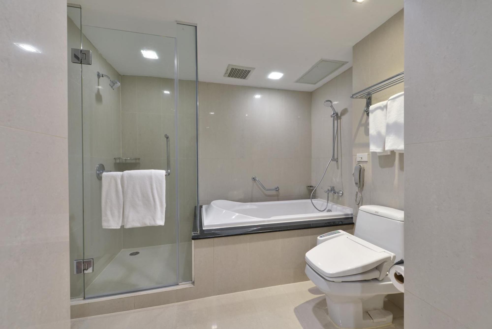 Centre Point Sukhumvit Thong-Lo Hotel Bangkok Buitenkant foto